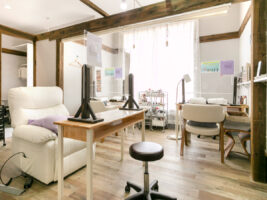 ネイル&アイラッシュサロンCHARIS(カリス)