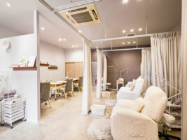 ネイル&アイラッシュサロンCHARIS(カリス)